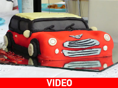 To Mini Cooper έγινε και… τούρτα